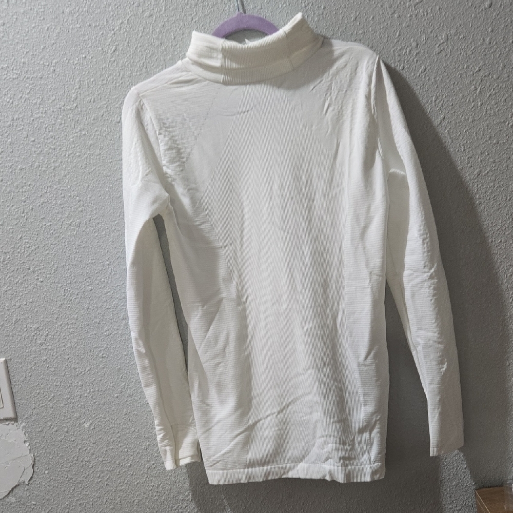 Athleta Men's Cream Turtleneck Sweater.     ‎     #111